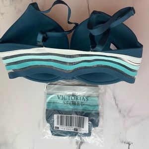 Victoria’s Secret Front Closure Bra and patty set Teal Stripes 34DD
